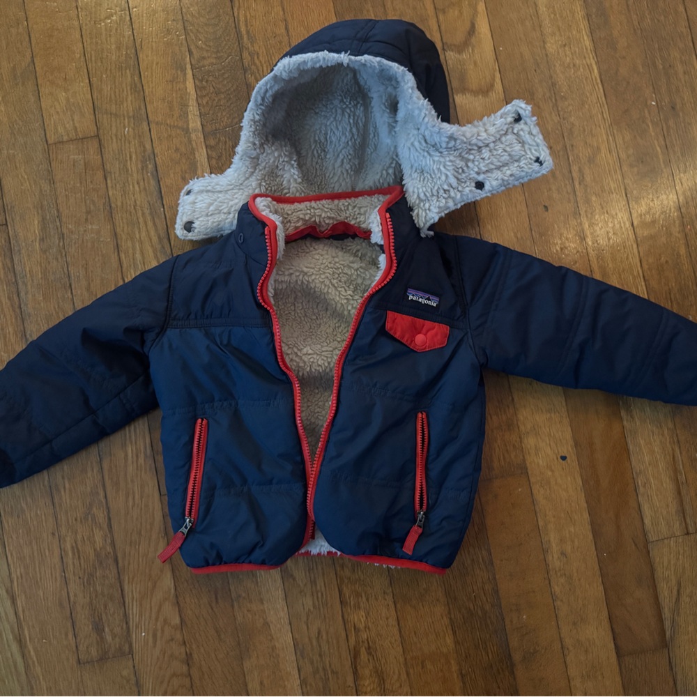 Double Sided 3T Patagonia Navy and Red Jacket with Sherpa Lining